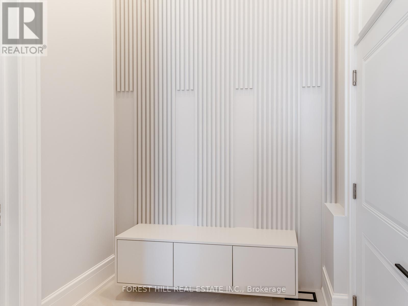 












150 HOLCOLM ROAD

,
Toronto (Willowdale West),




Ontario
M2N2E2

