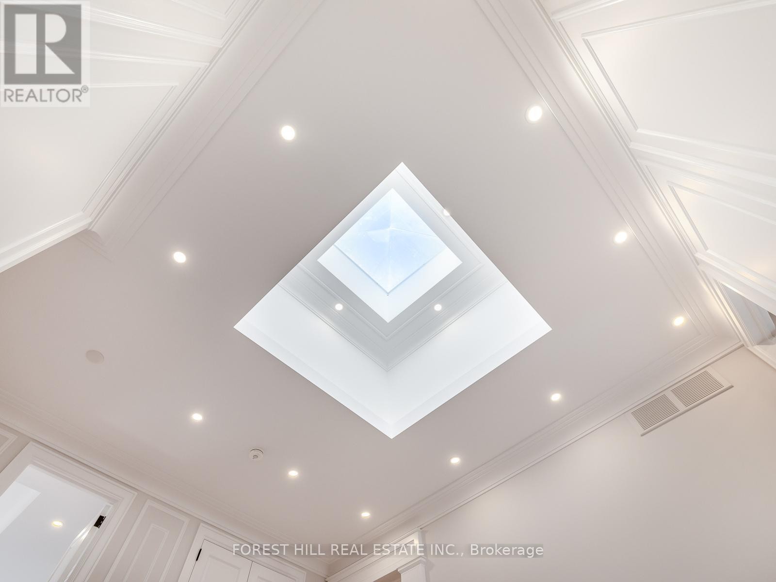 












150 HOLCOLM ROAD

,
Toronto (Willowdale West),




Ontario
M2N2E2

