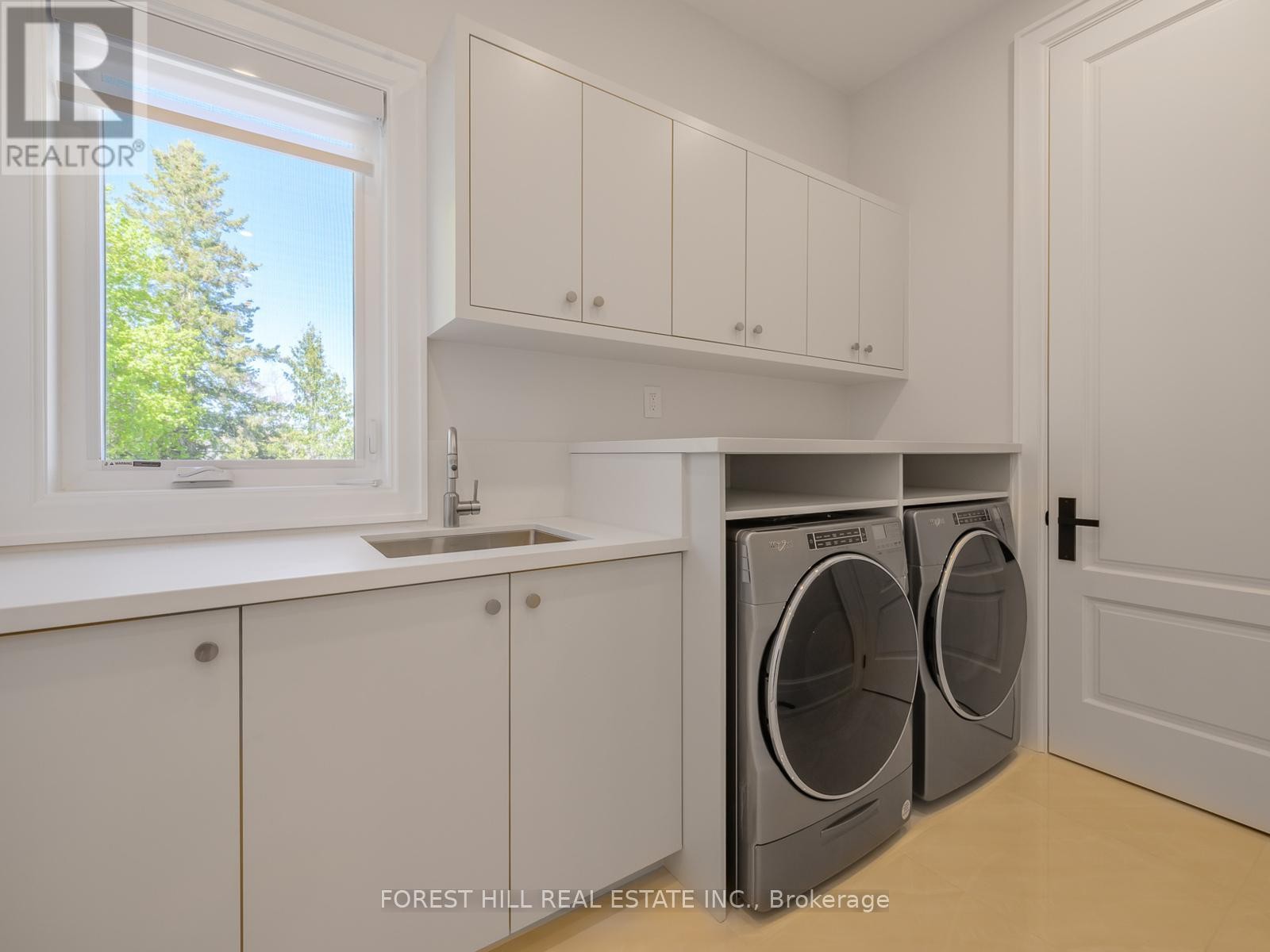 












150 HOLCOLM ROAD

,
Toronto (Willowdale West),




Ontario
M2N2E2

