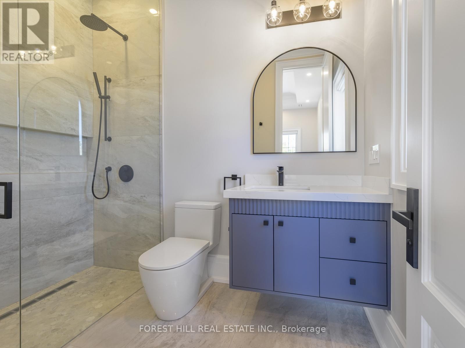 












150 HOLCOLM ROAD

,
Toronto (Willowdale West),




Ontario
M2N2E2

