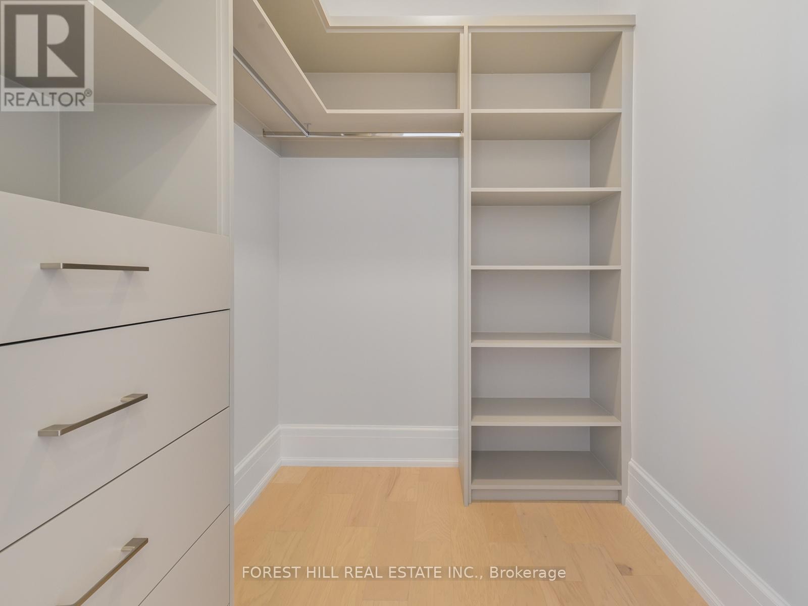 












150 HOLCOLM ROAD

,
Toronto (Willowdale West),




Ontario
M2N2E2

