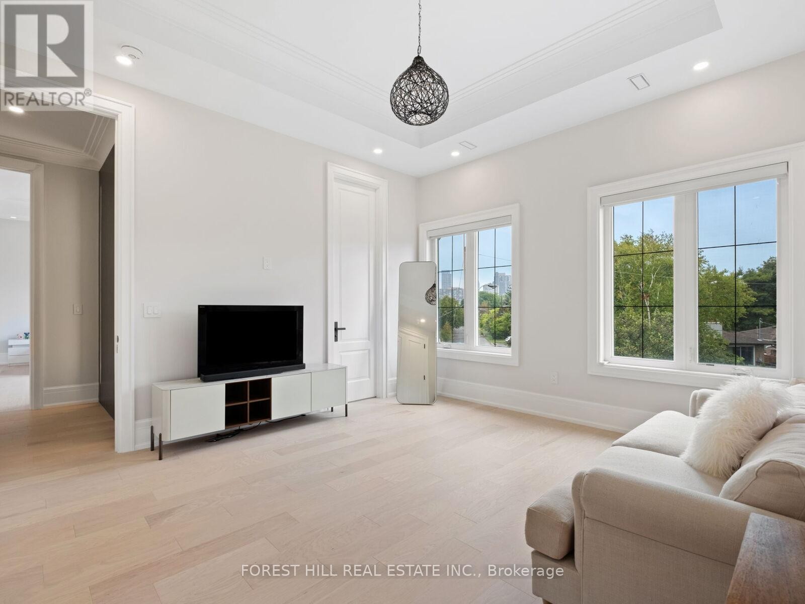 












150 HOLCOLM ROAD

,
Toronto (Willowdale West),




Ontario
M2N2E2

