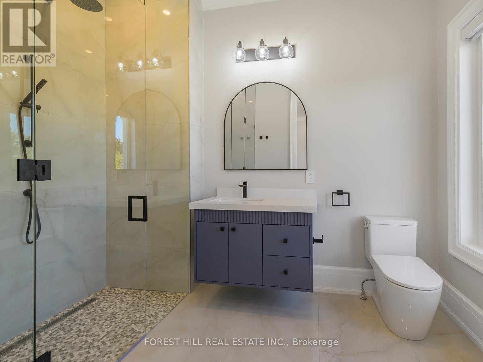 












150 HOLCOLM ROAD

,
Toronto (Willowdale West),




Ontario
M2N2E2

