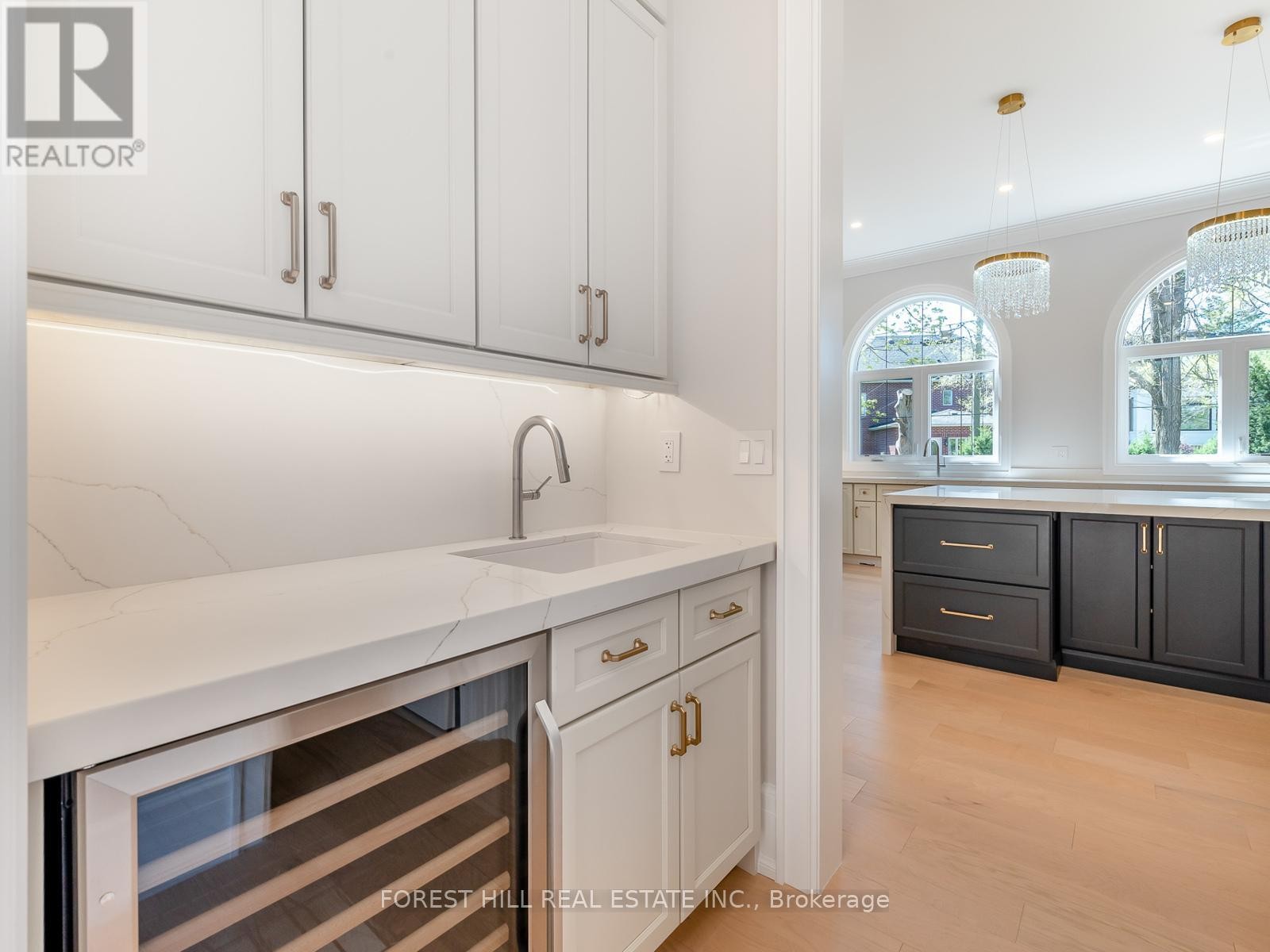 












150 HOLCOLM ROAD

,
Toronto (Willowdale West),




Ontario
M2N2E2

