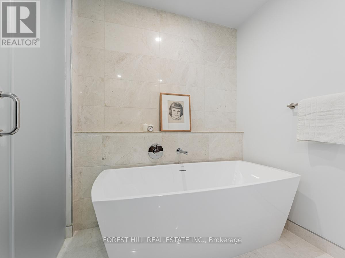 












201 - 280 HOWLAND AVENUE

,
Toronto (Annex),




Ontario
M5R0C3

