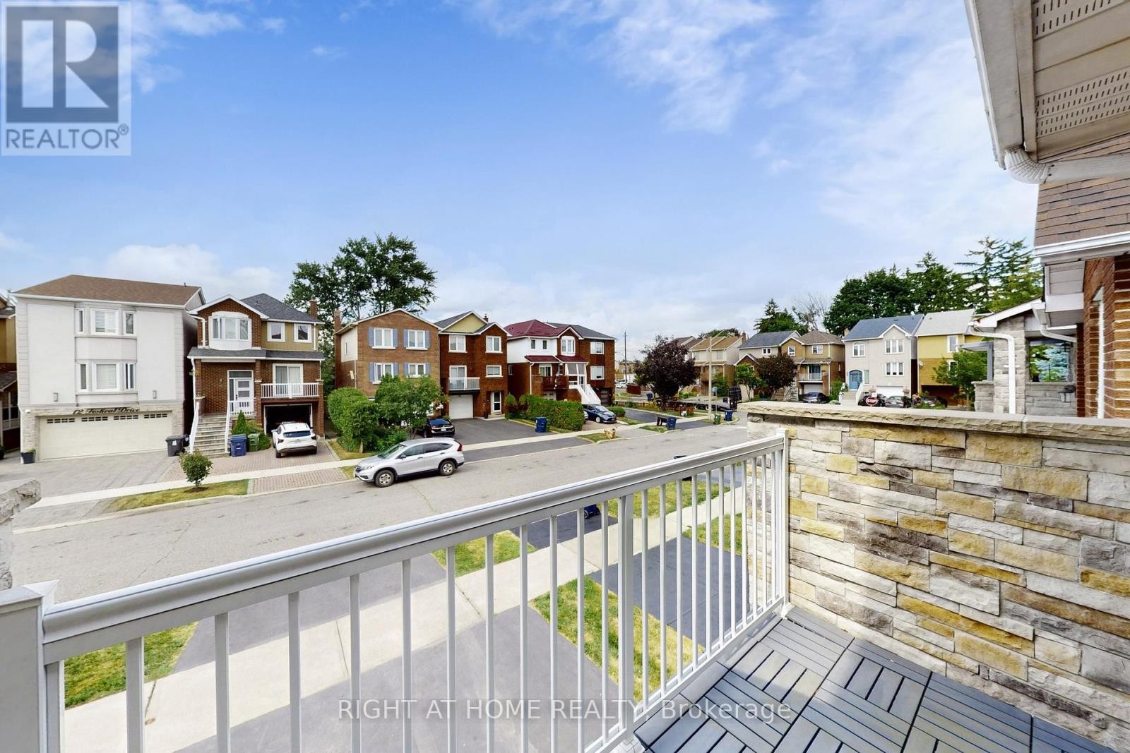 












9 FESTIVAL DRIVE

,
Toronto (Westminster-Branson),




Ontario
M2R3T9

