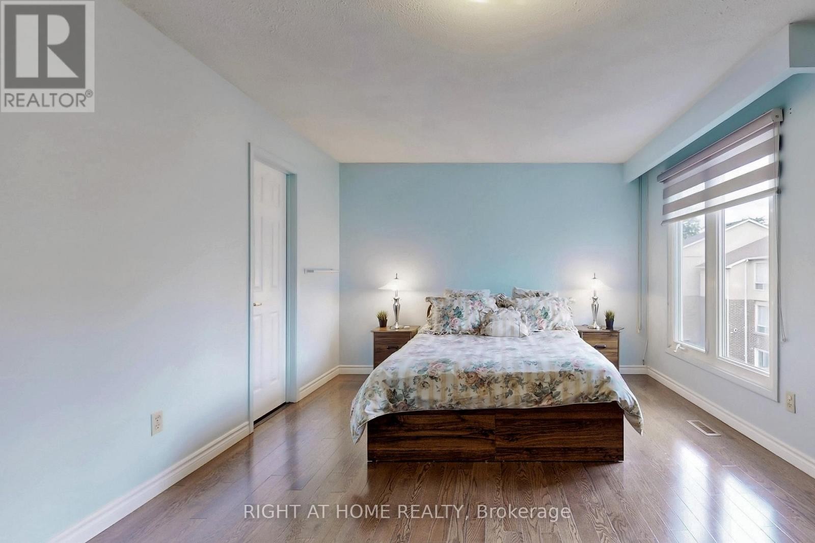 












9 FESTIVAL DRIVE

,
Toronto (Westminster-Branson),




Ontario
M2R3T9

