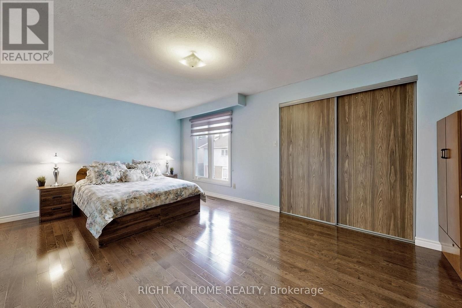 












9 FESTIVAL DRIVE

,
Toronto (Westminster-Branson),




Ontario
M2R3T9

