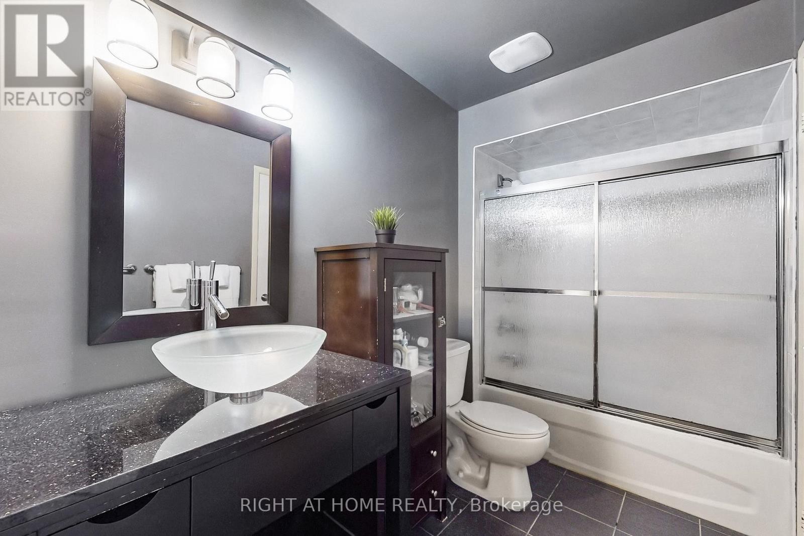 












9 FESTIVAL DRIVE

,
Toronto (Westminster-Branson),




Ontario
M2R3T9

