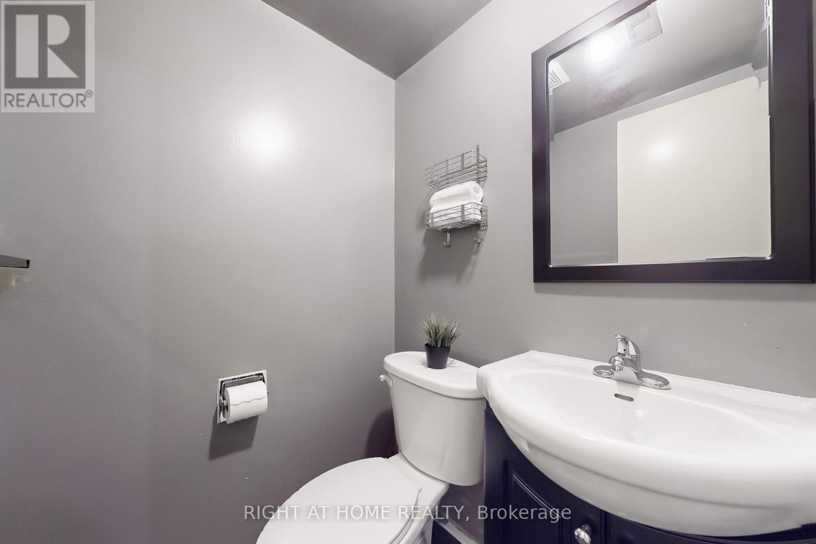 












9 FESTIVAL DRIVE

,
Toronto (Westminster-Branson),




Ontario
M2R3T9


