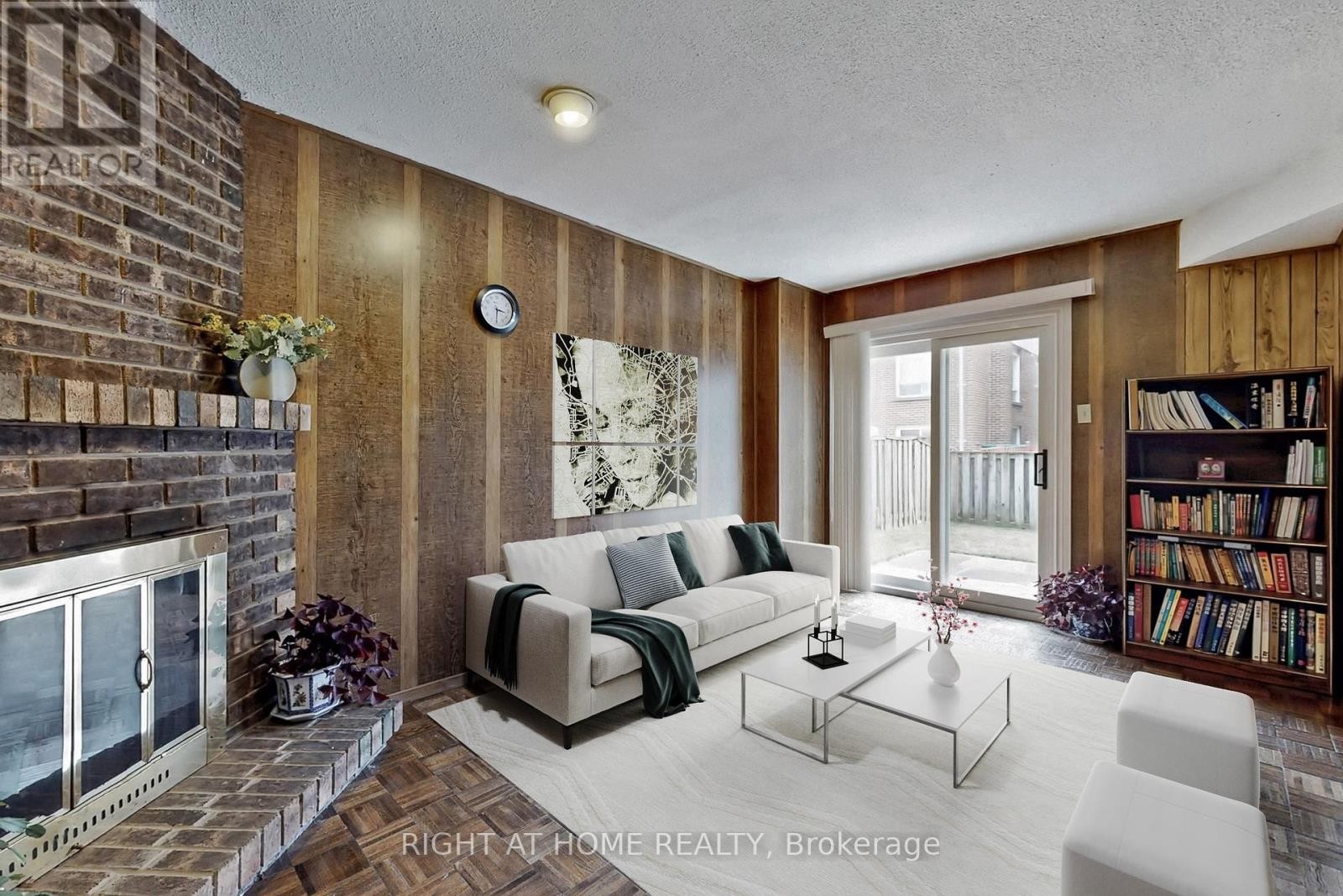 












9 FESTIVAL DRIVE

,
Toronto (Westminster-Branson),




Ontario
M2R3T9

