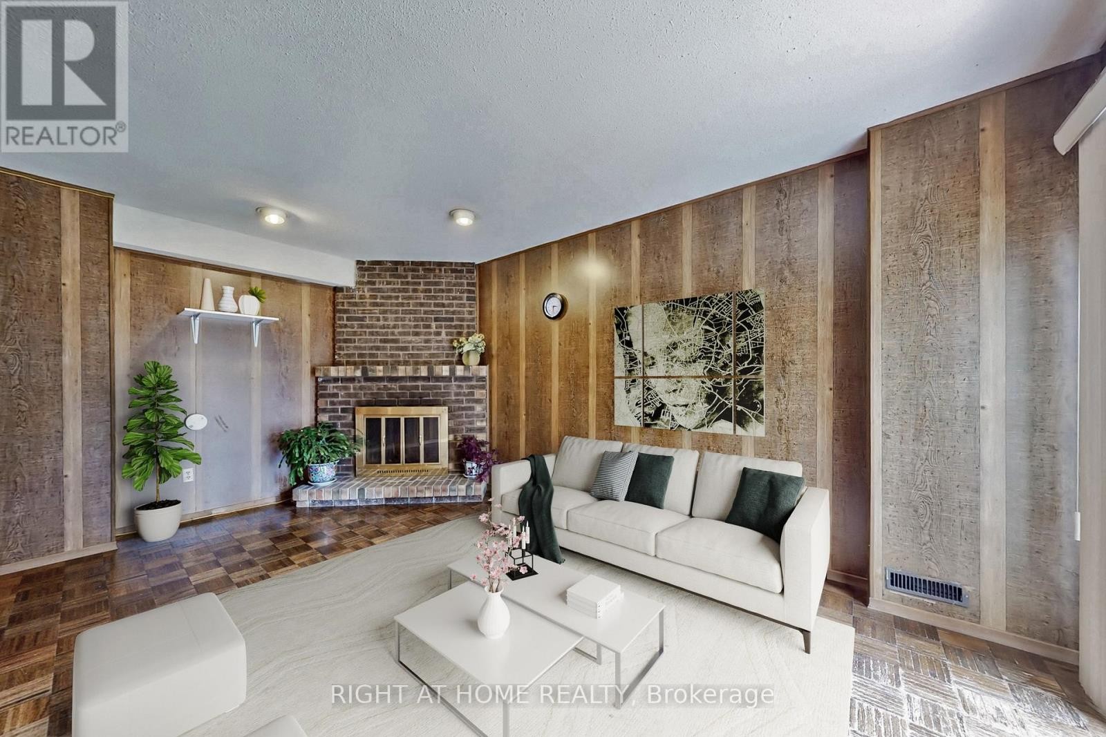 












9 FESTIVAL DRIVE

,
Toronto (Westminster-Branson),




Ontario
M2R3T9

