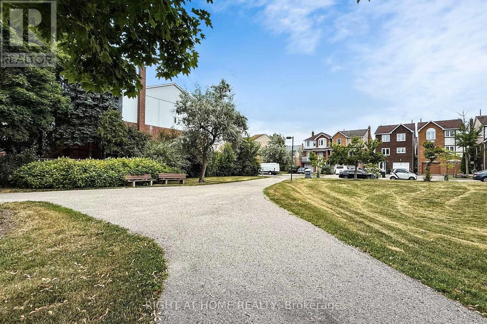 












9 FESTIVAL DRIVE

,
Toronto (Westminster-Branson),




Ontario
M2R3T9

