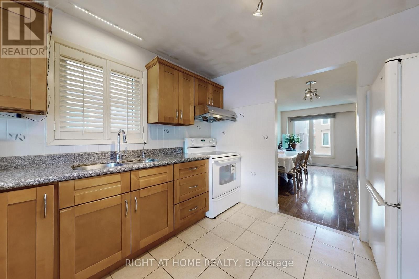 












9 FESTIVAL DRIVE

,
Toronto (Westminster-Branson),




Ontario
M2R3T9

