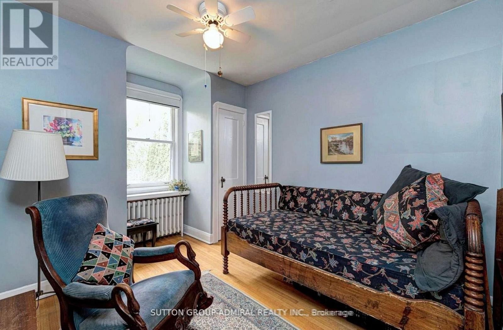 












50 CARDIFF ROAD

,
Toronto (Bridle Path-Sunnybrook-York Mills),




Ontario
M4P2P2

