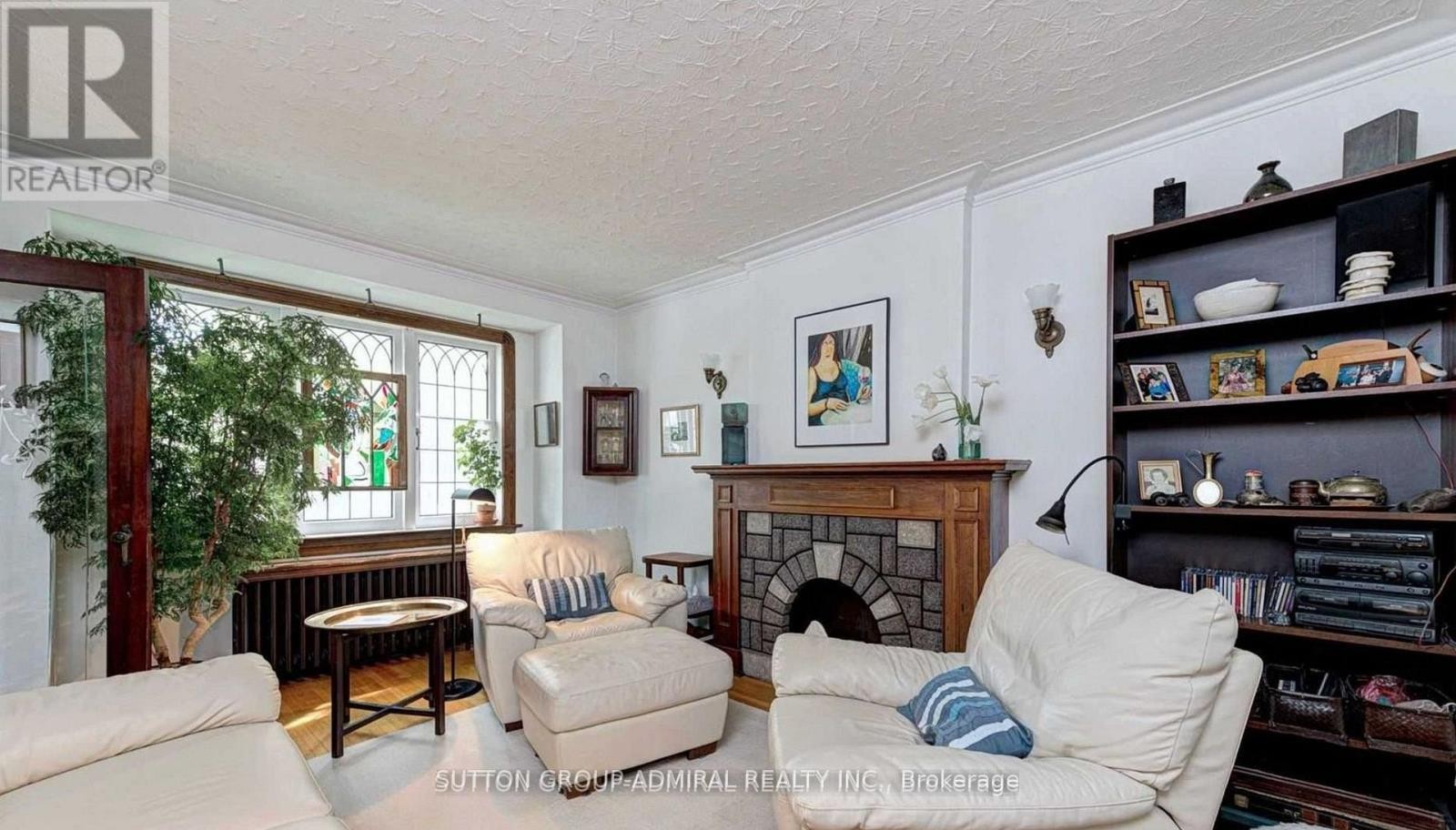 












50 CARDIFF ROAD

,
Toronto (Bridle Path-Sunnybrook-York Mills),




Ontario
M4P2P2

