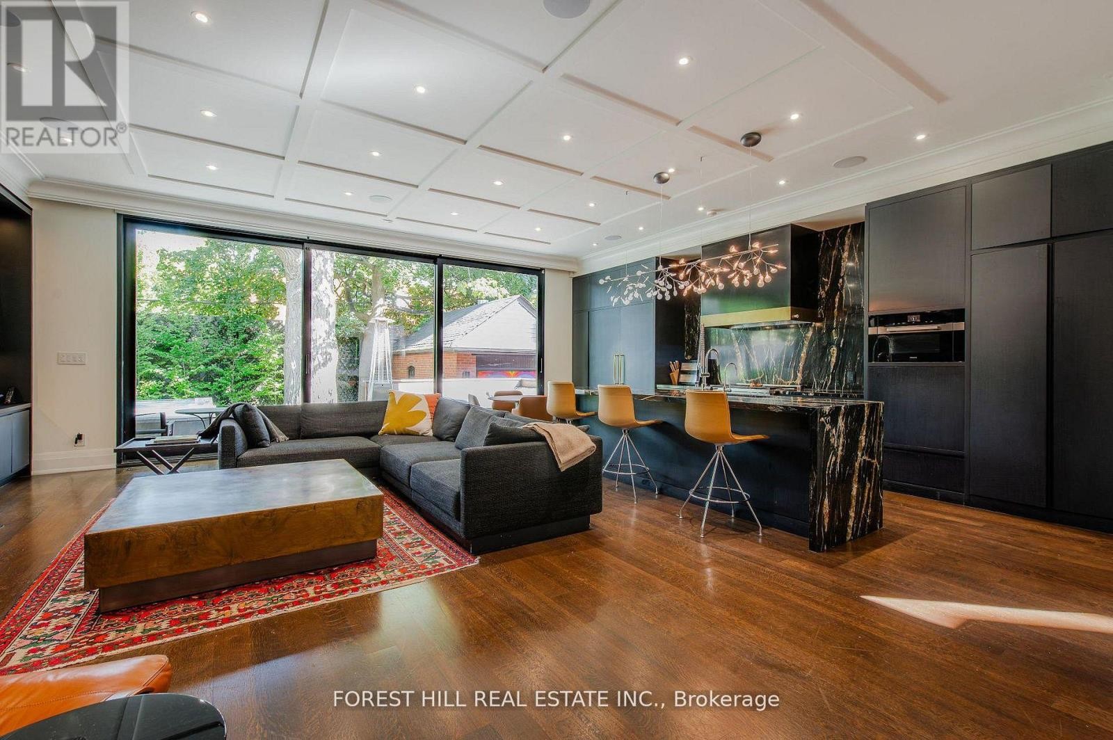 












176 BALMORAL AVENUE

,
Toronto (Casa Loma),




Ontario
M4V1J6

