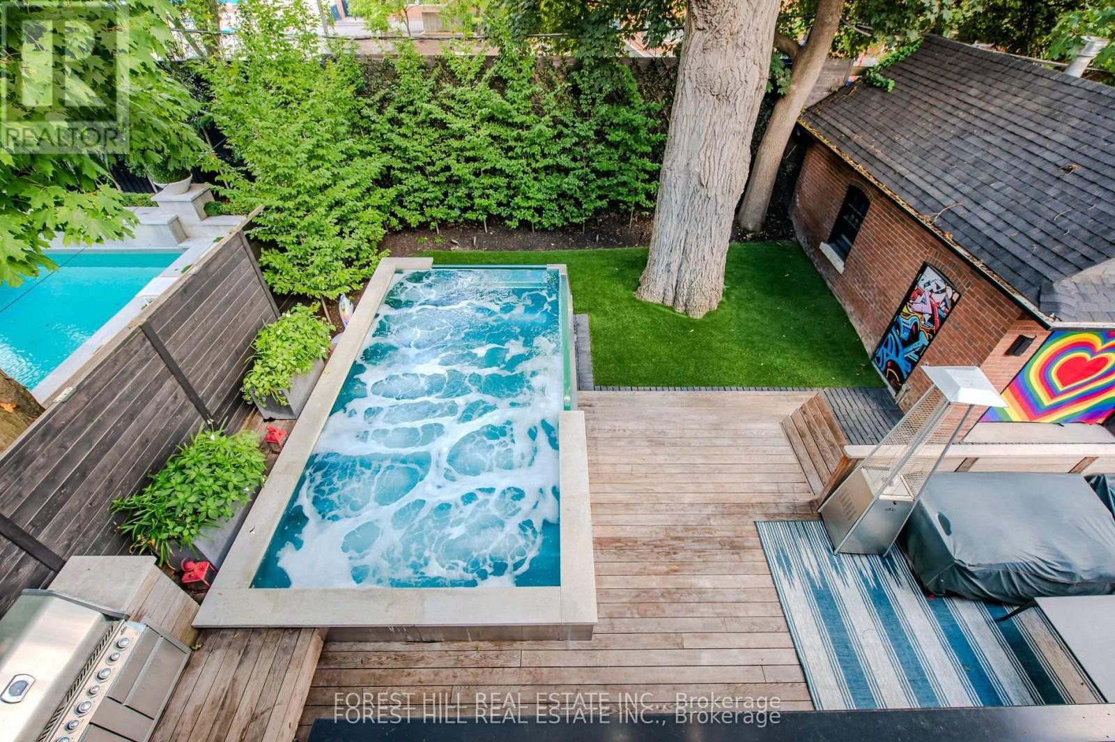 












176 BALMORAL AVENUE

,
Toronto (Casa Loma),




Ontario
M4V1J6

