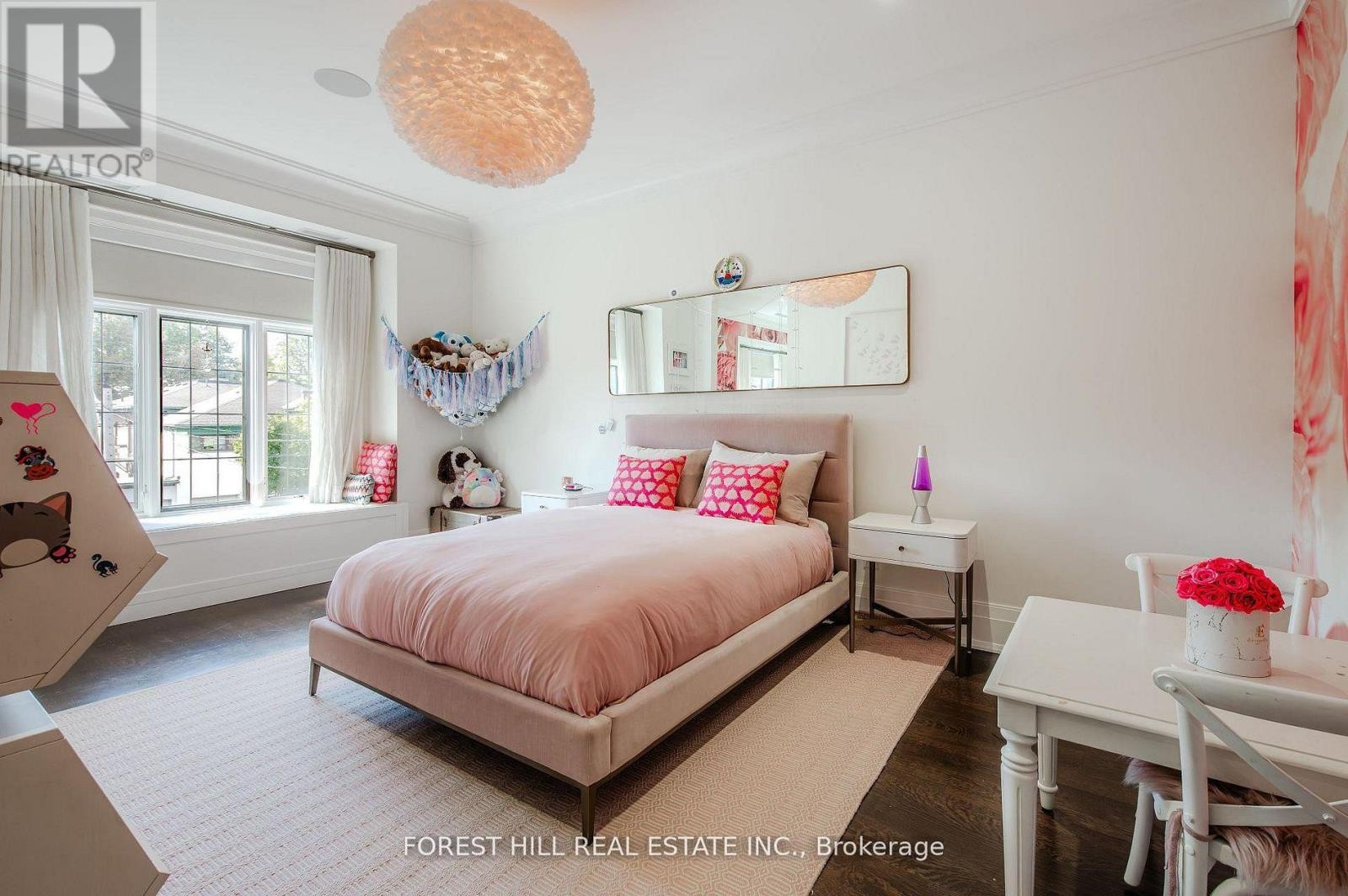 












176 BALMORAL AVENUE

,
Toronto (Casa Loma),




Ontario
M4V1J6

