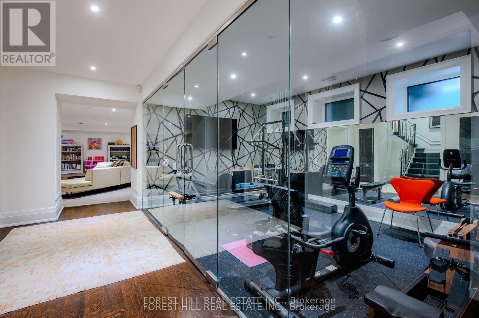 












176 BALMORAL AVENUE

,
Toronto (Casa Loma),




Ontario
M4V1J6

