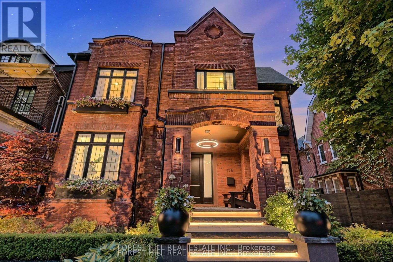 












176 BALMORAL AVENUE

,
Toronto (Casa Loma),




Ontario
M4V1J6

