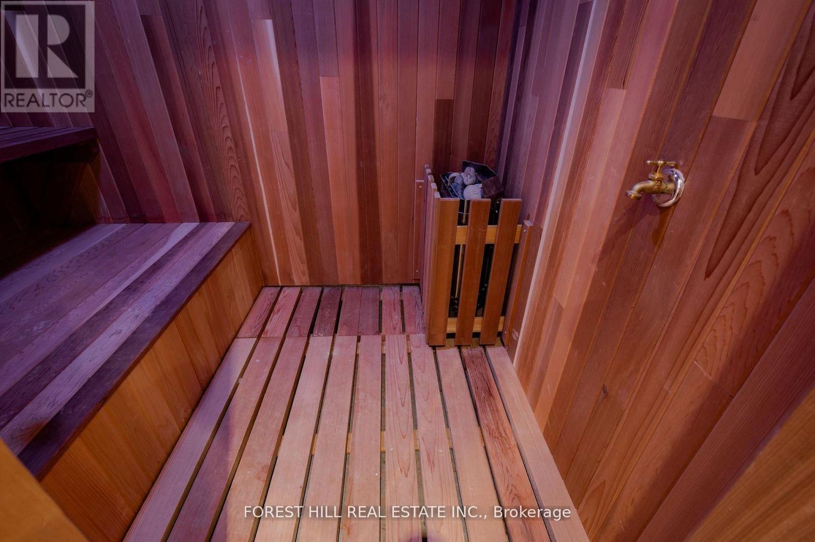 












176 BALMORAL AVENUE

,
Toronto (Casa Loma),




Ontario
M4V1J6

