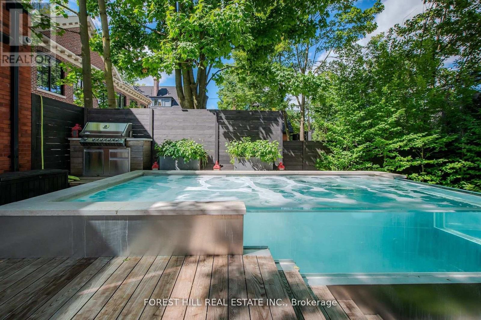 












176 BALMORAL AVENUE

,
Toronto (Casa Loma),




Ontario
M4V1J6

