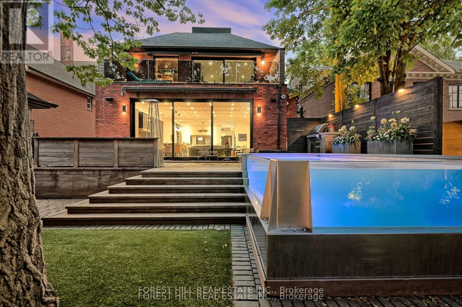 












176 BALMORAL AVENUE

,
Toronto (Casa Loma),




Ontario
M4V1J6

