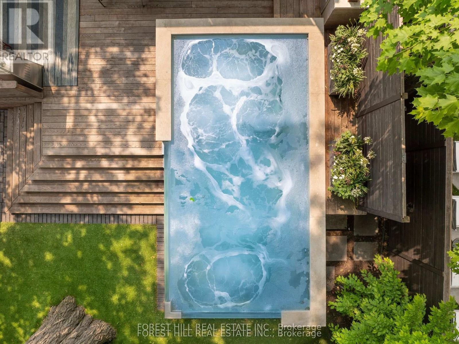 












176 BALMORAL AVENUE

,
Toronto (Casa Loma),




Ontario
M4V1J6

