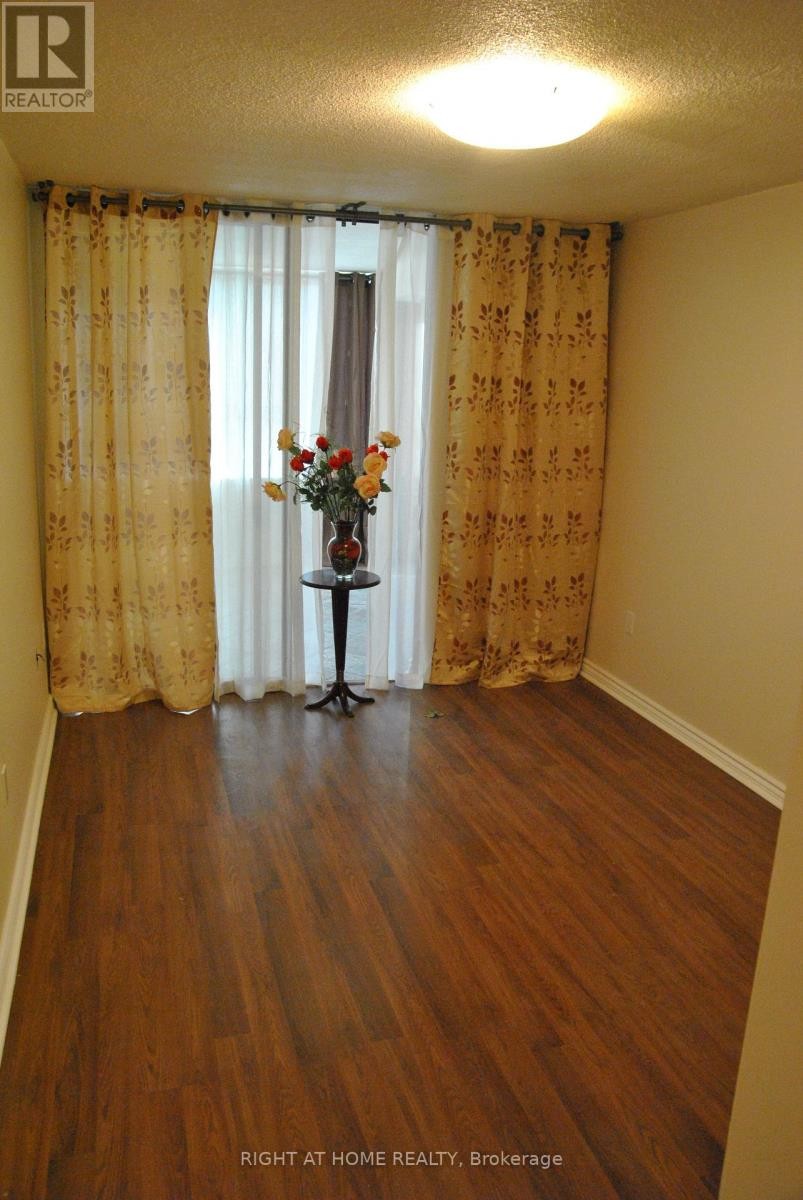 












607 - 45 CARLTON STREET

,
Toronto (Church-Yonge Corridor),




Ontario
M5B2H9

