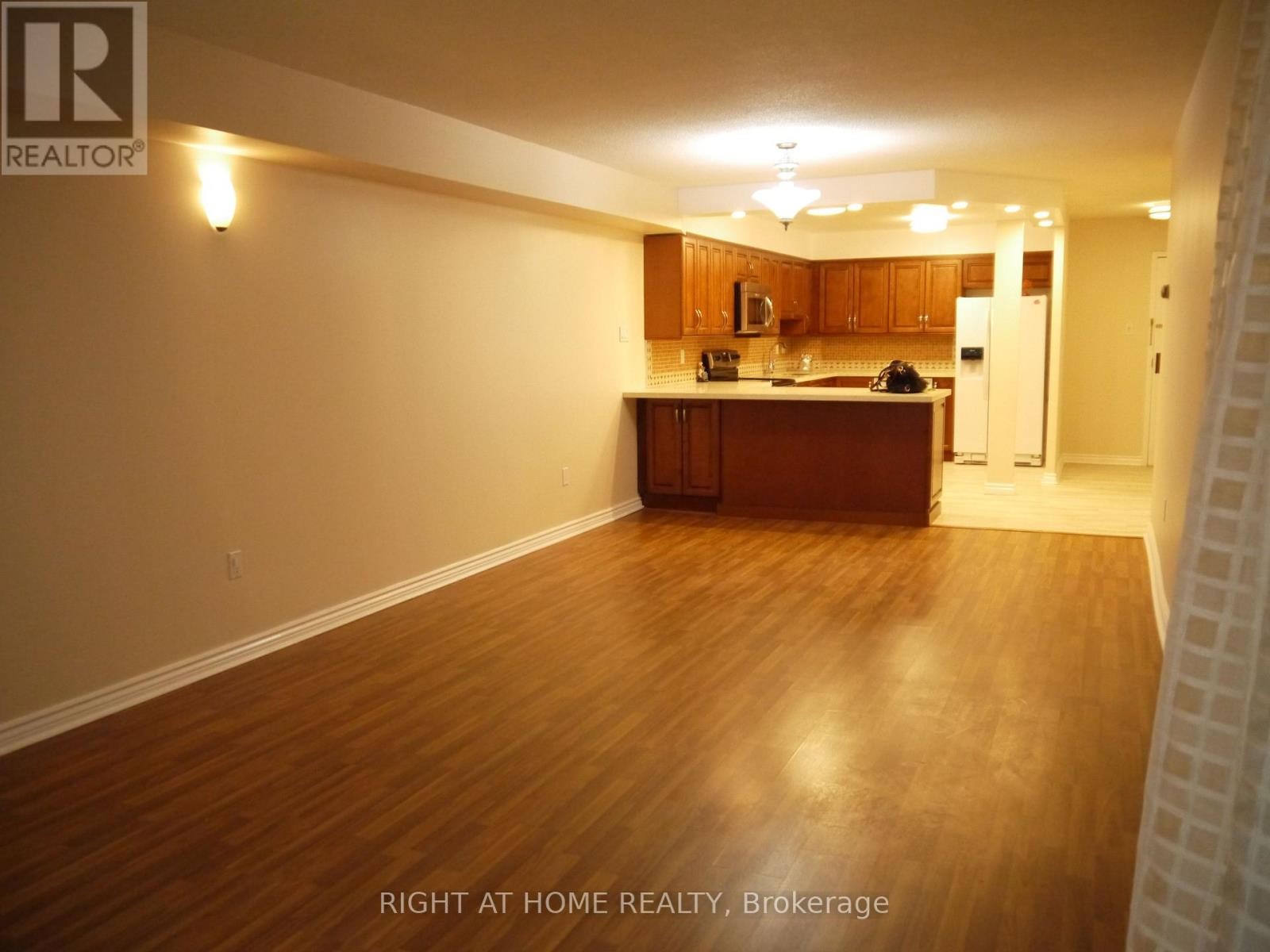 












607 - 45 CARLTON STREET

,
Toronto (Church-Yonge Corridor),




Ontario
M5B2H9

