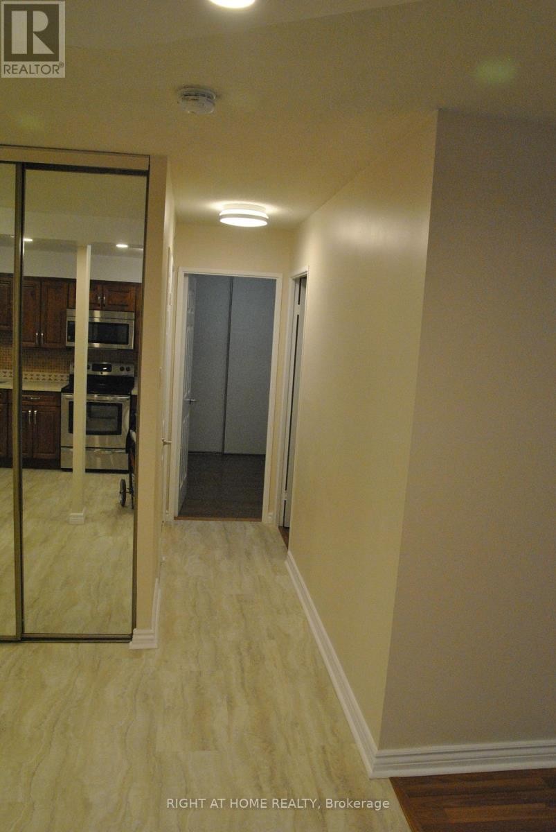 












607 - 45 CARLTON STREET

,
Toronto (Church-Yonge Corridor),




Ontario
M5B2H9

