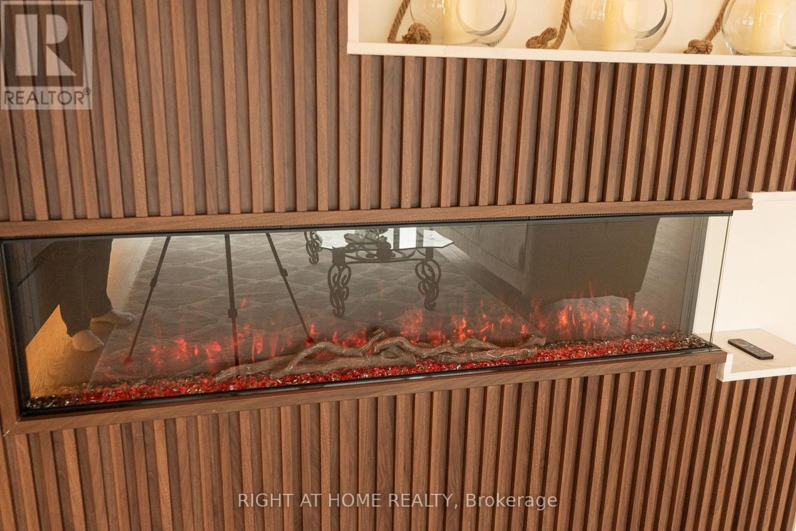 












608 - 447 WALMER ROAD

,
Toronto (Forest Hill South),




Ontario
M5P2X9

