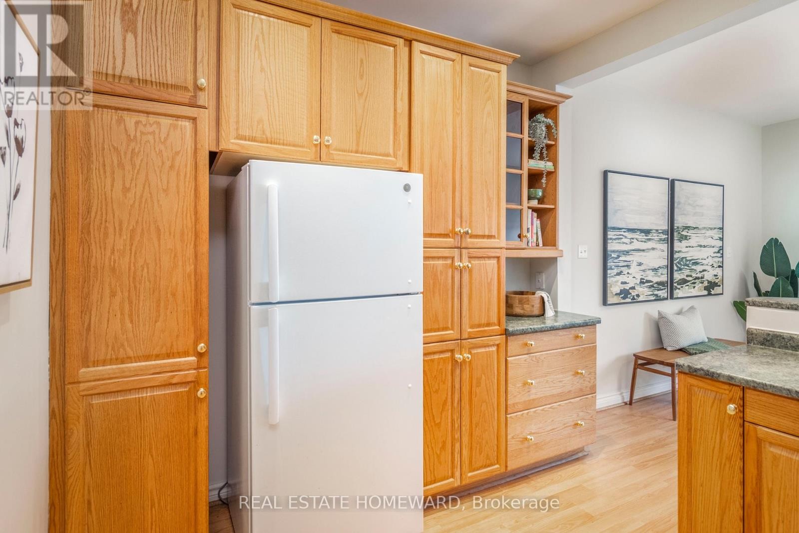 












487 DAVISVILLE AVENUE

,
Toronto (Mount Pleasant East),




Ontario
M4S1J2

