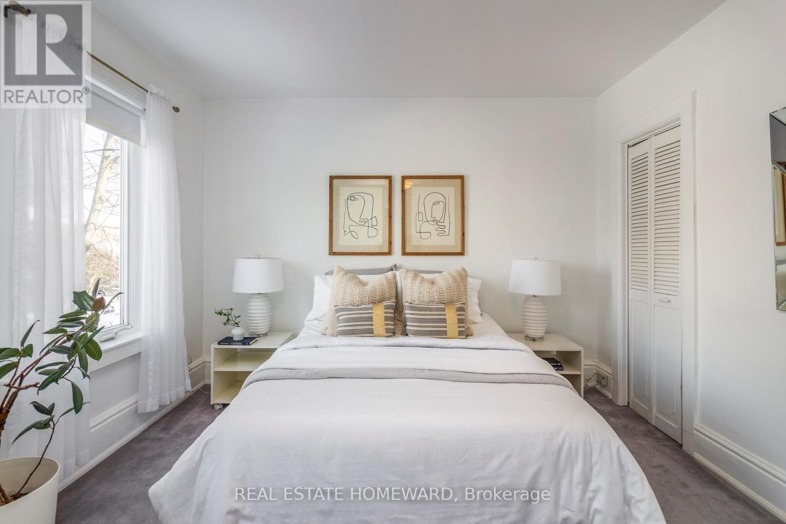 












487 DAVISVILLE AVENUE

,
Toronto (Mount Pleasant East),




Ontario
M4S1J2

