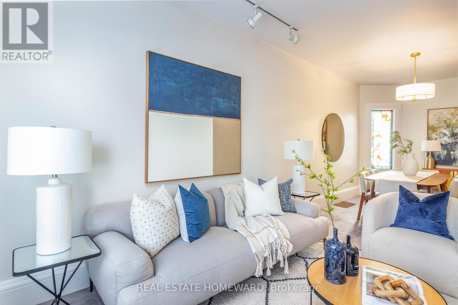 












487 DAVISVILLE AVENUE

,
Toronto (Mount Pleasant East),




Ontario
M4S1J2

