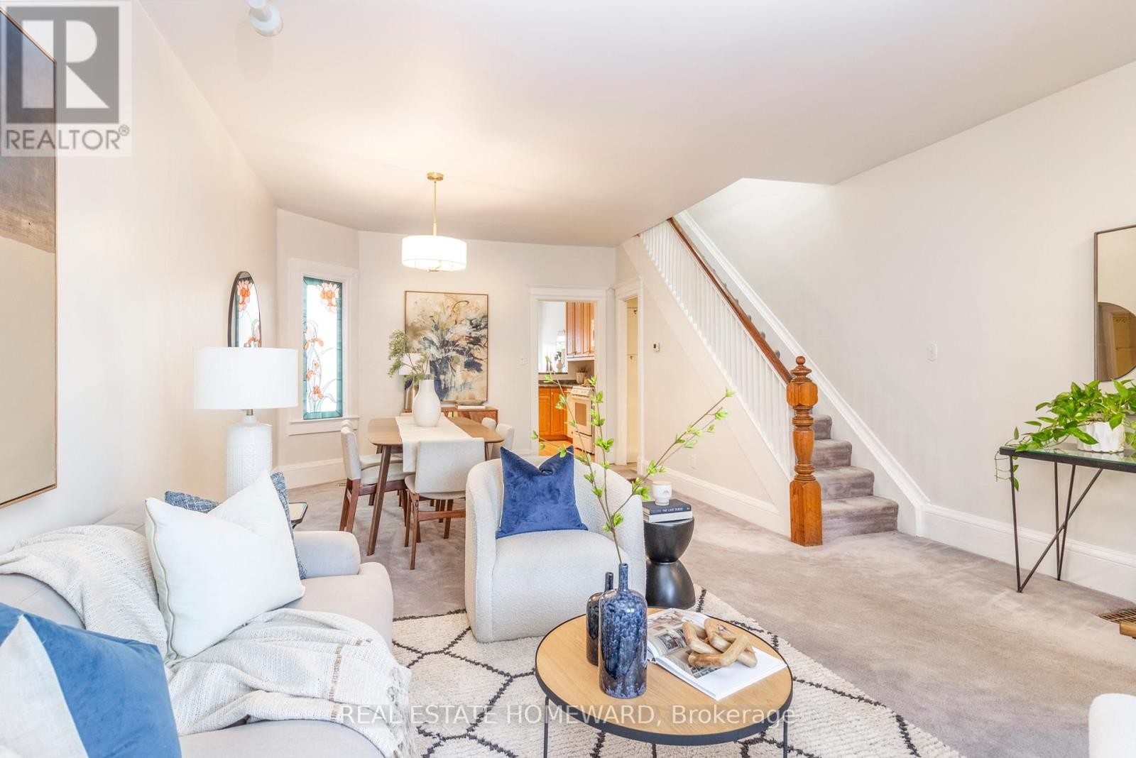 












487 DAVISVILLE AVENUE

,
Toronto (Mount Pleasant East),




Ontario
M4S1J2

