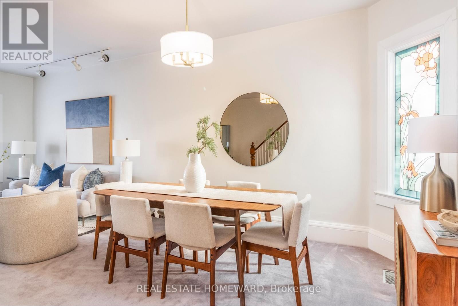 












487 DAVISVILLE AVENUE

,
Toronto (Mount Pleasant East),




Ontario
M4S1J2

