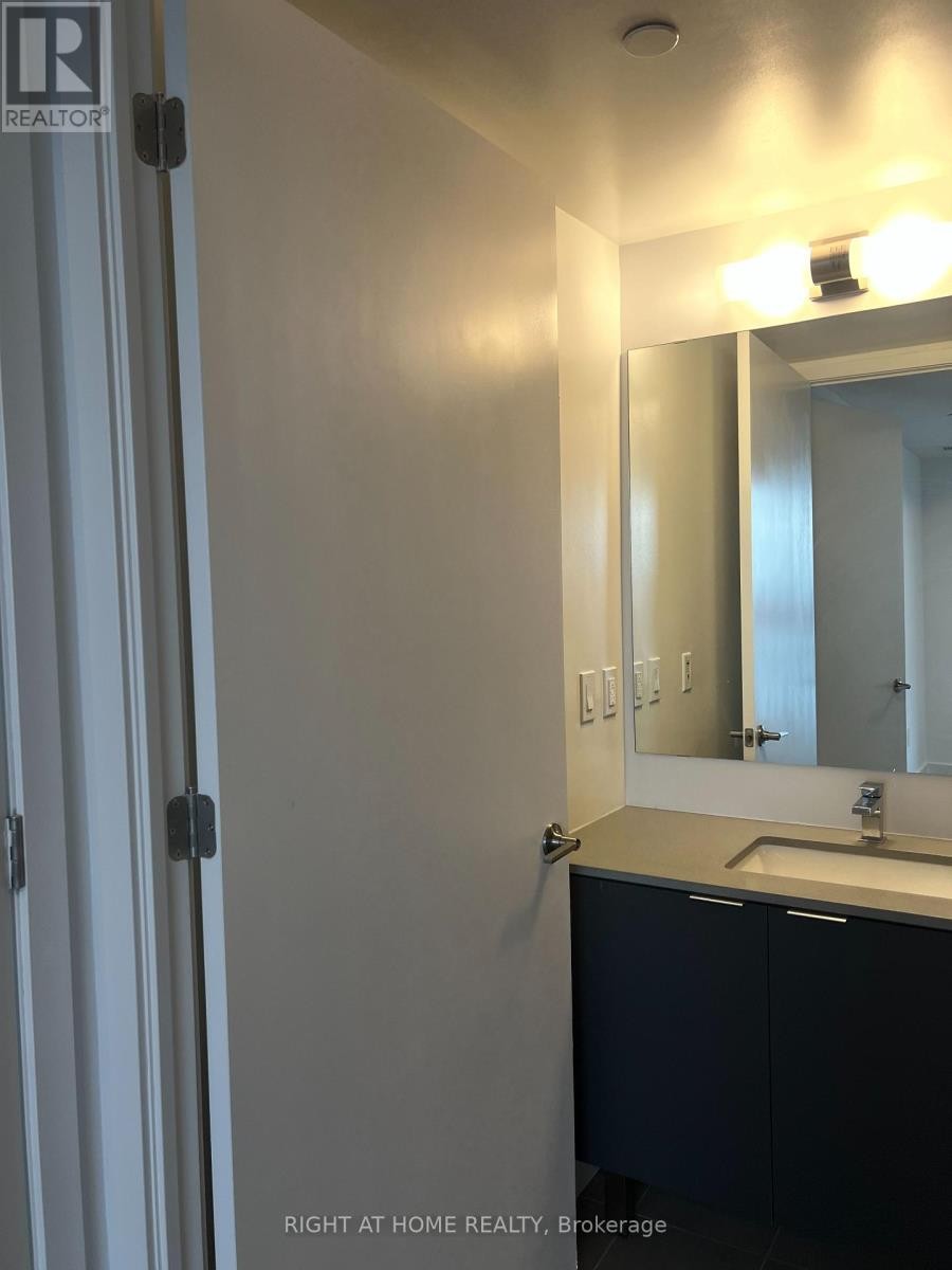 












708 - 8 TIPPETT ROAD S

,
Toronto (Clanton Park),




Ontario
M3H0E7

