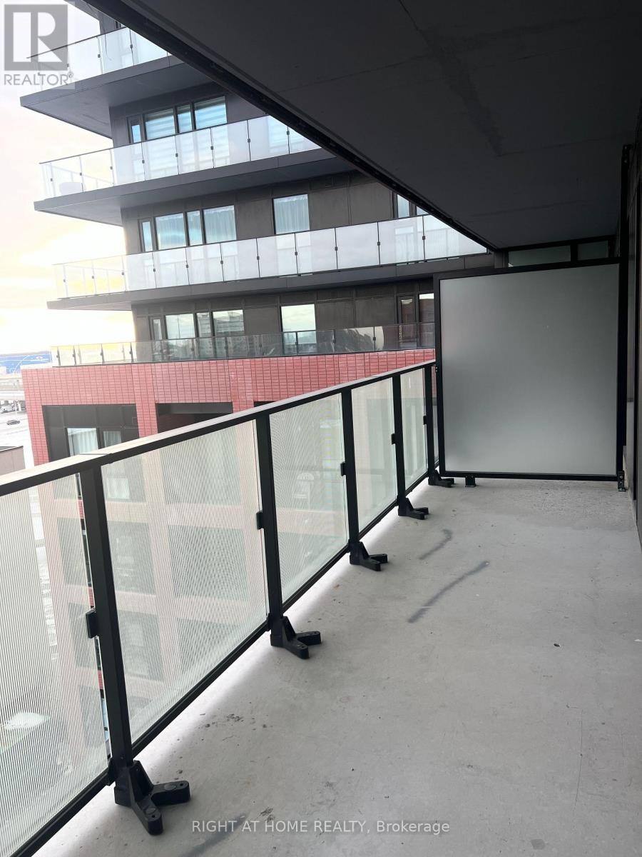 












708 - 8 TIPPETT ROAD S

,
Toronto (Clanton Park),




Ontario
M3H0E7

