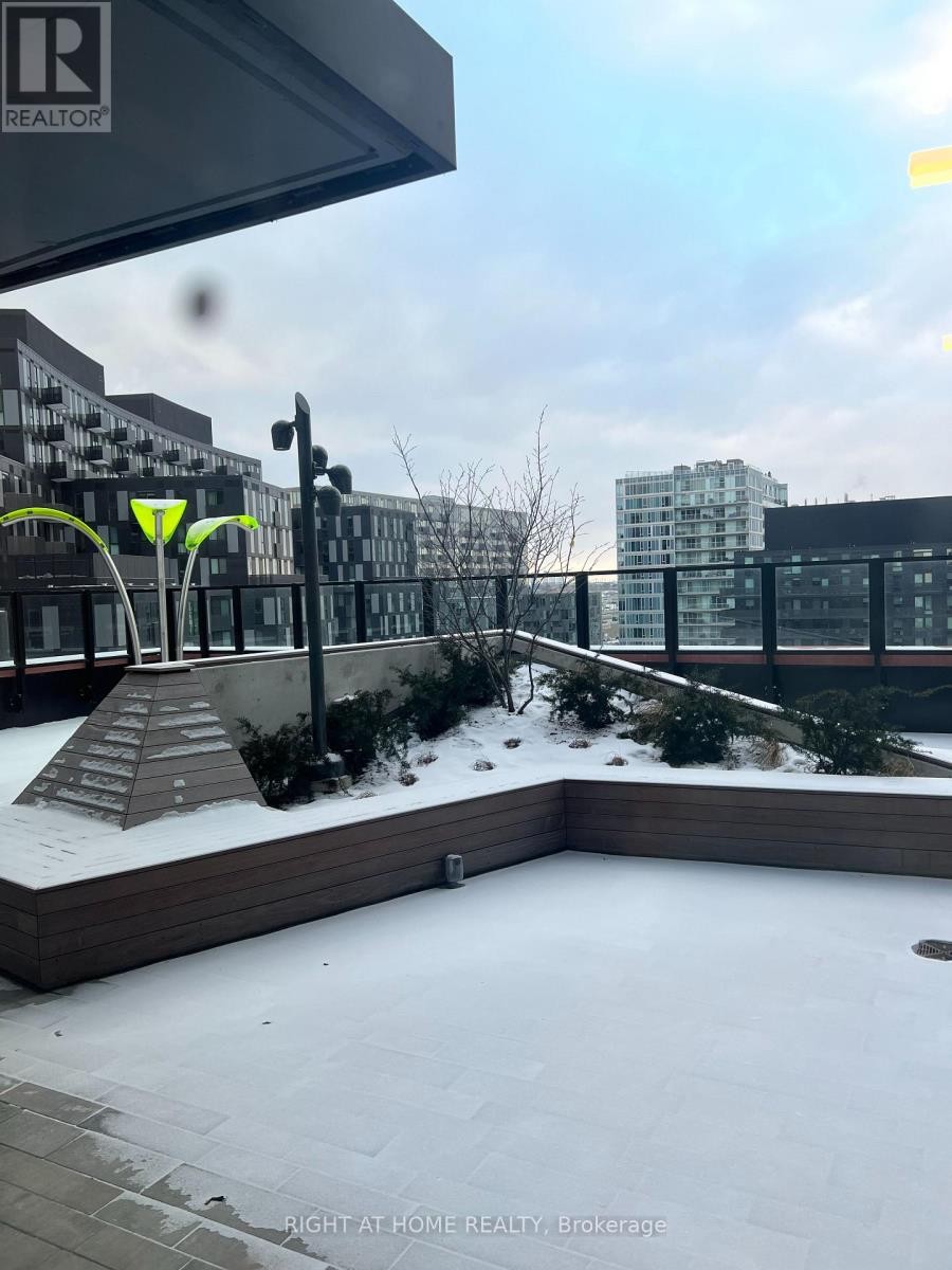 












708 - 8 TIPPETT ROAD S

,
Toronto (Clanton Park),




Ontario
M3H0E7

