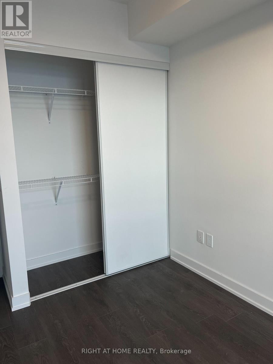 












708 - 8 TIPPETT ROAD S

,
Toronto (Clanton Park),




Ontario
M3H0E7

