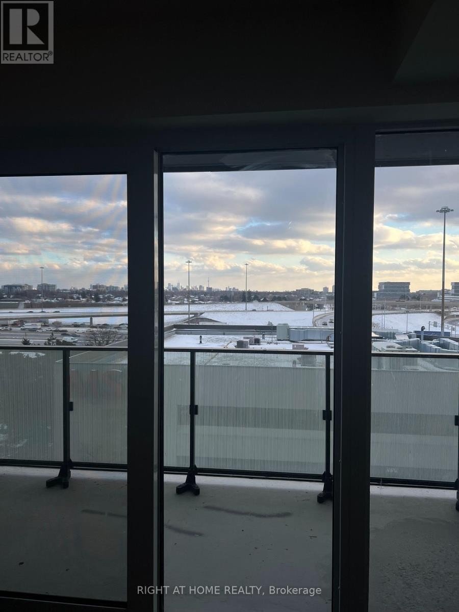 












708 - 8 TIPPETT ROAD S

,
Toronto (Clanton Park),




Ontario
M3H0E7

