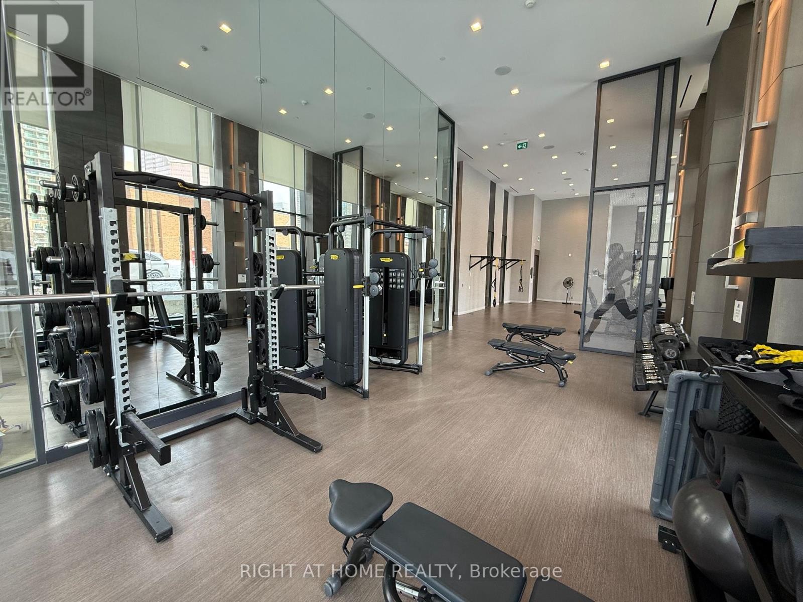 












1811 - 15 HOLMES AVENUE

,
Toronto (Willowdale East),




Ontario
M2N4L8

