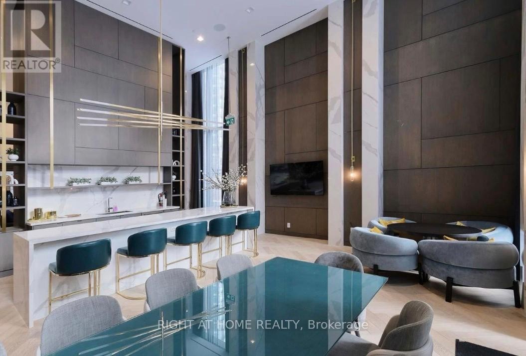 












1811 - 15 HOLMES AVENUE

,
Toronto (Willowdale East),




Ontario
M2N4L8

