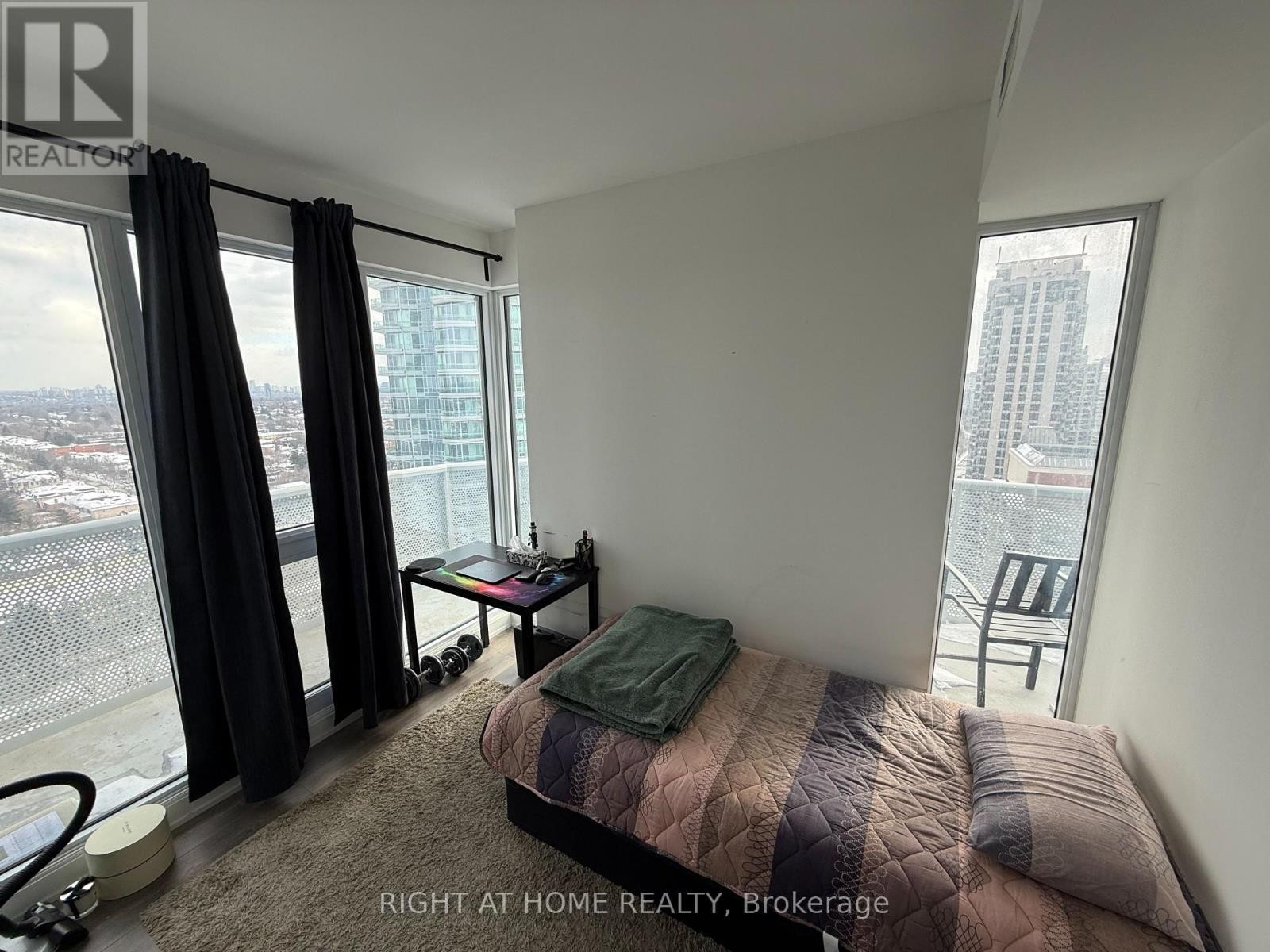 












1811 - 15 HOLMES AVENUE

,
Toronto (Willowdale East),




Ontario
M2N4L8

