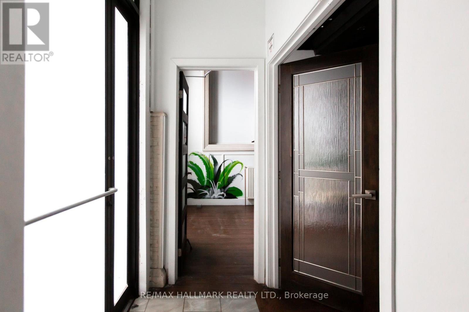 












306A EGLINTON AVENUE W

,
Toronto (Yonge-Eglinton),




Ontario
M4R1B2

