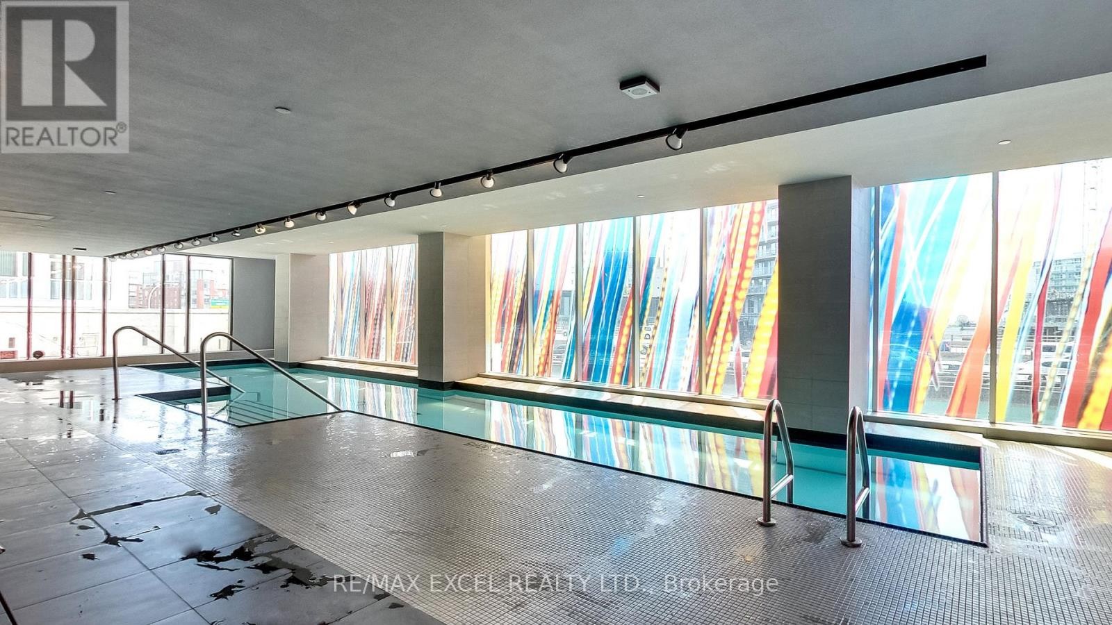 












1606 - 75 QUEENS WHARF ROAD

,
Toronto (Waterfront Communities),




Ontario
M5V0J8

