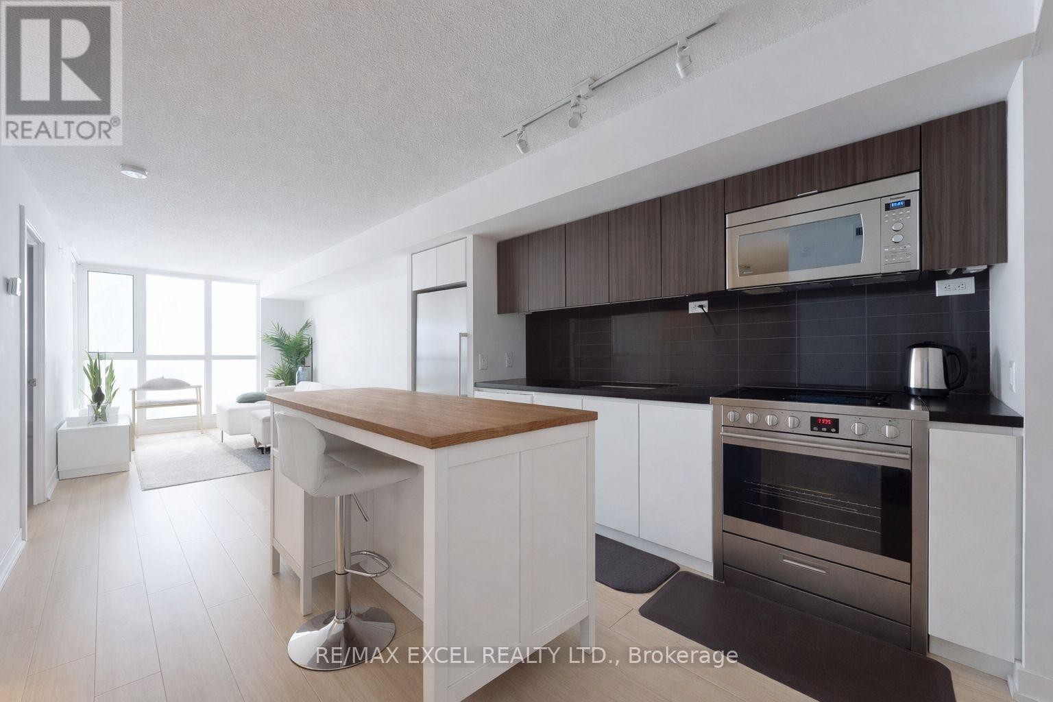 












1606 - 75 QUEENS WHARF ROAD

,
Toronto (Waterfront Communities),




Ontario
M5V0J8

