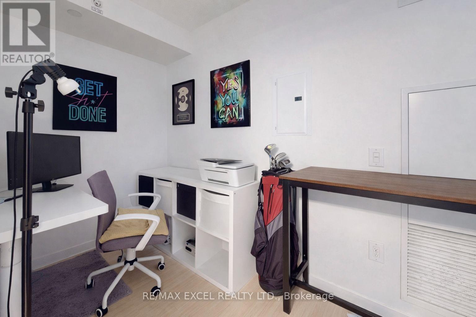 












1606 - 75 QUEENS WHARF ROAD

,
Toronto (Waterfront Communities),




Ontario
M5V0J8

